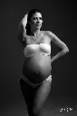 Future maman en lumière Le miracle en moi-photographe professionnel .webp