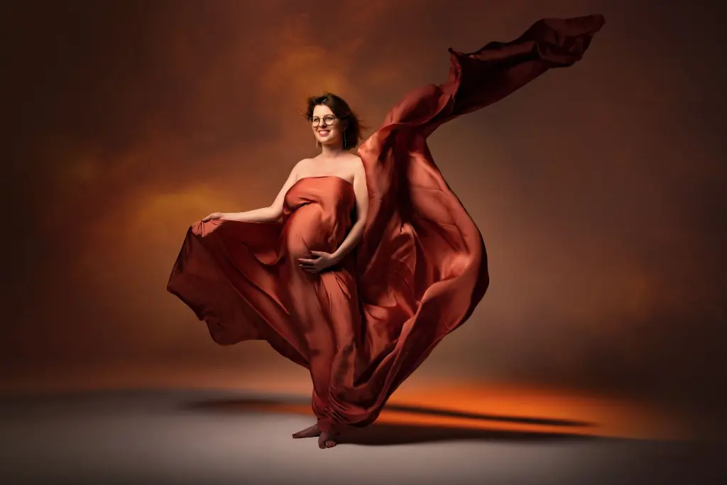 Sublimez votre corps de femme enceinte au studio end.webp